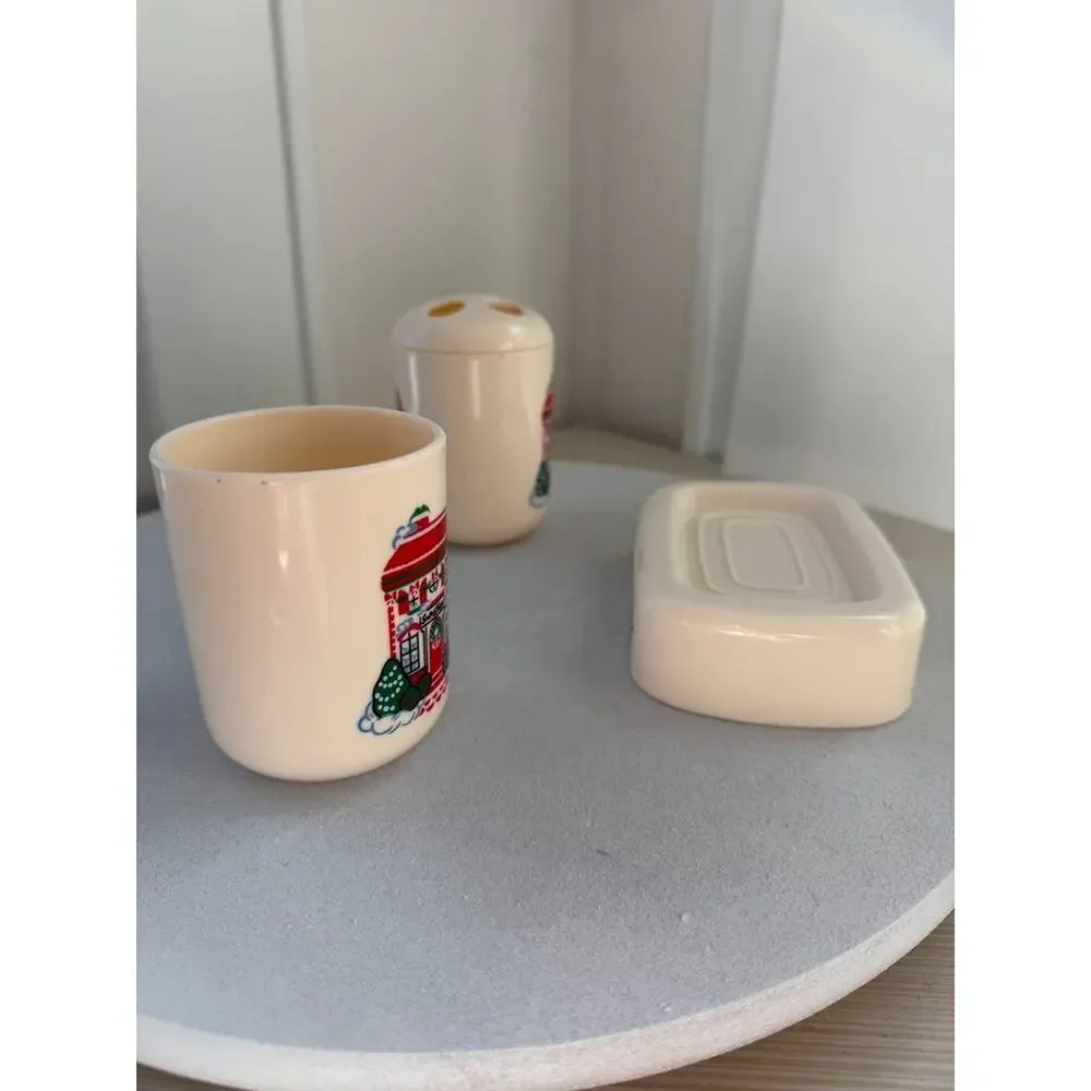 Vintage HOMETOWN CHRISTMAS 3-pc Plastic Bathroom Set Tumbler Soapdish and Holder